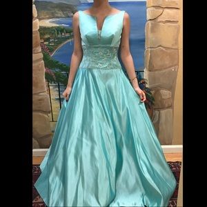 Blue prom/quinceanera/pageant dress